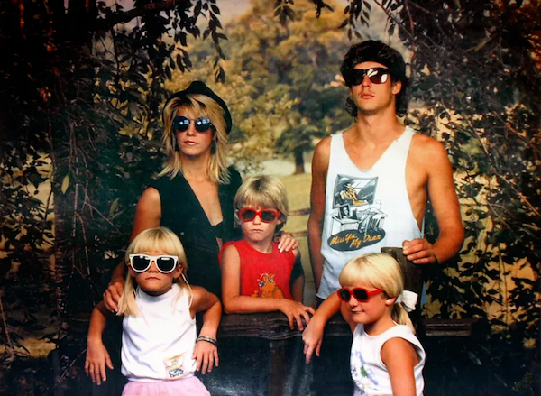 Funny And Awkward Family Photos (40 pics)