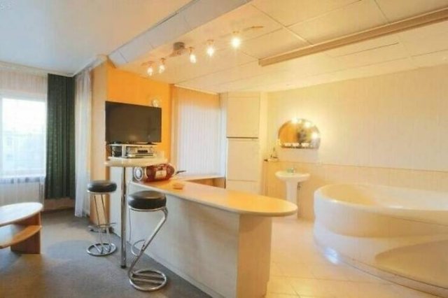 Odd Interiors (33 pics)