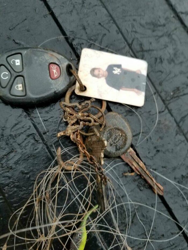 Weird Things Found While Magnet Fishing (32 pics) Weird Things Found While Magnet Fishing (32 pics)