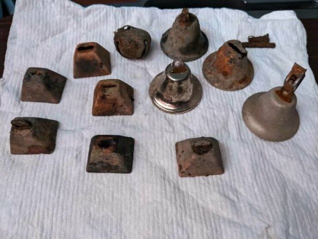 Weird Things Found While Magnet Fishing (32 pics) Weird Things Found While Magnet Fishing (32 pics)