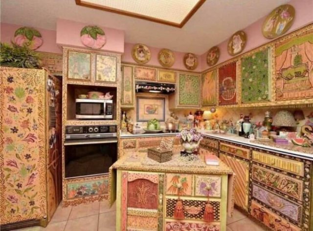 Odd Interiors (33 pics)