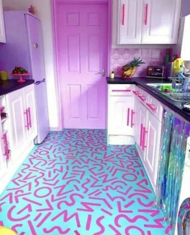 Odd Interiors (33 pics)