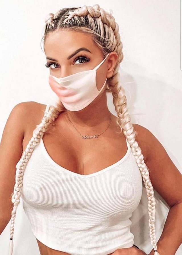 Braless Girls (41 pics)
