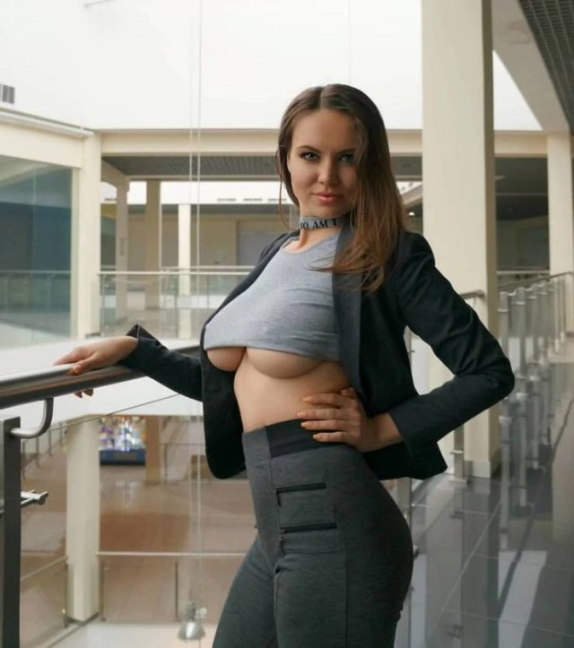 Braless Girls (41 pics)