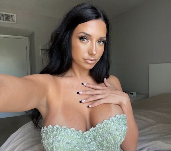 Girls With Tan Lines (33 pics)
