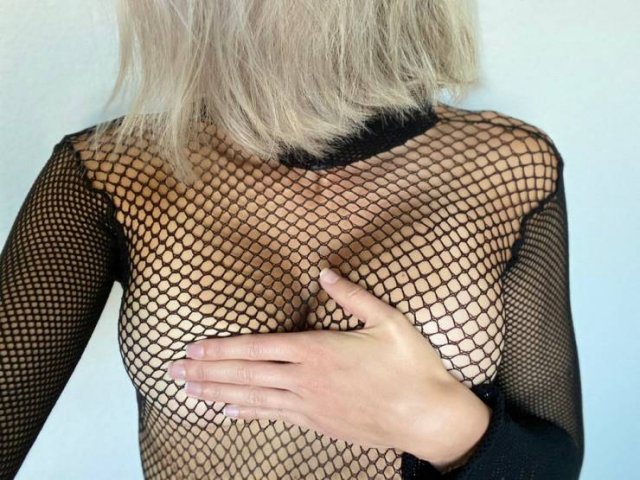Girls In Fishnets (46 pics)