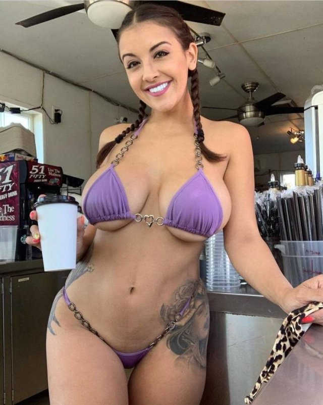 Tattooed Girls (49 pics)