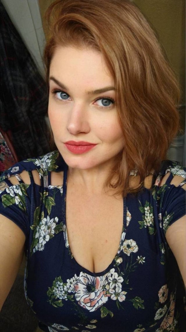 Hot Redhead Girls (57 pics)
