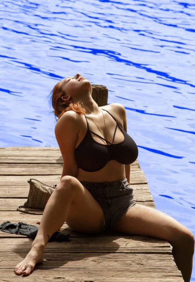 Hot Redhead Girls (57 pics)