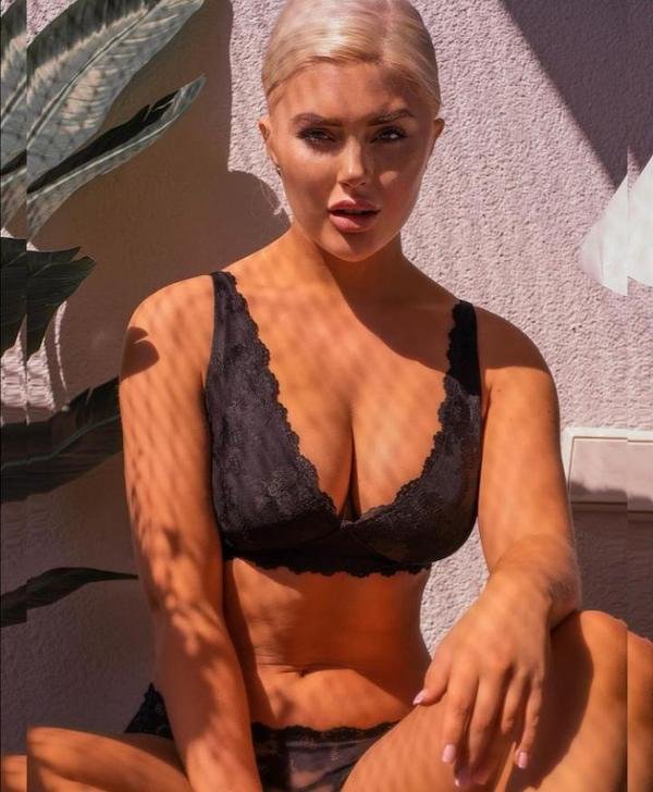 Slim Girls (41 pics)