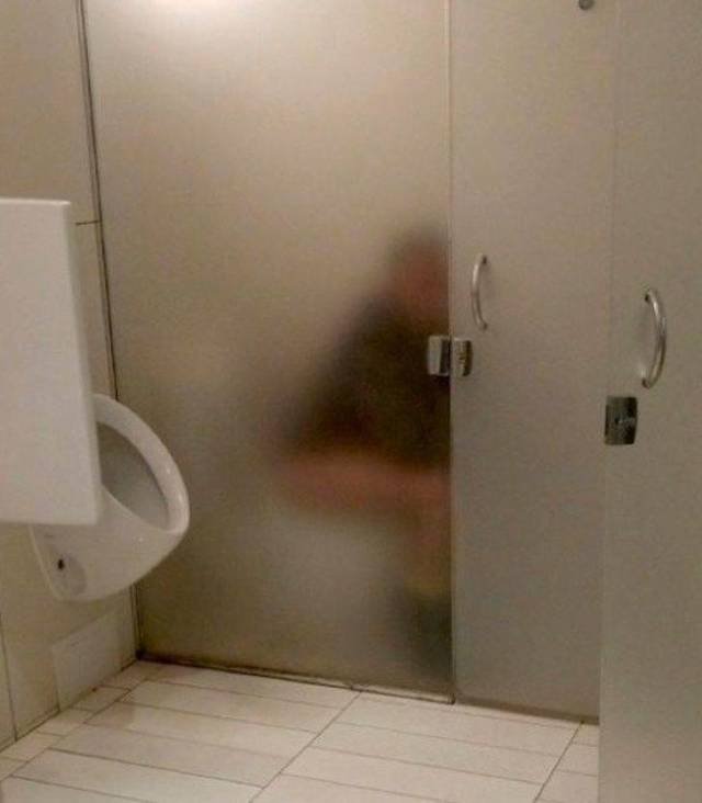 What Is Going On Here? (46 pics)