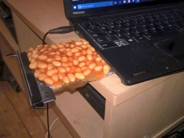What Is Going On Here? (46 pics)