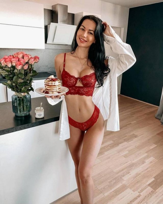 Girls In Lingerie (57 pics)