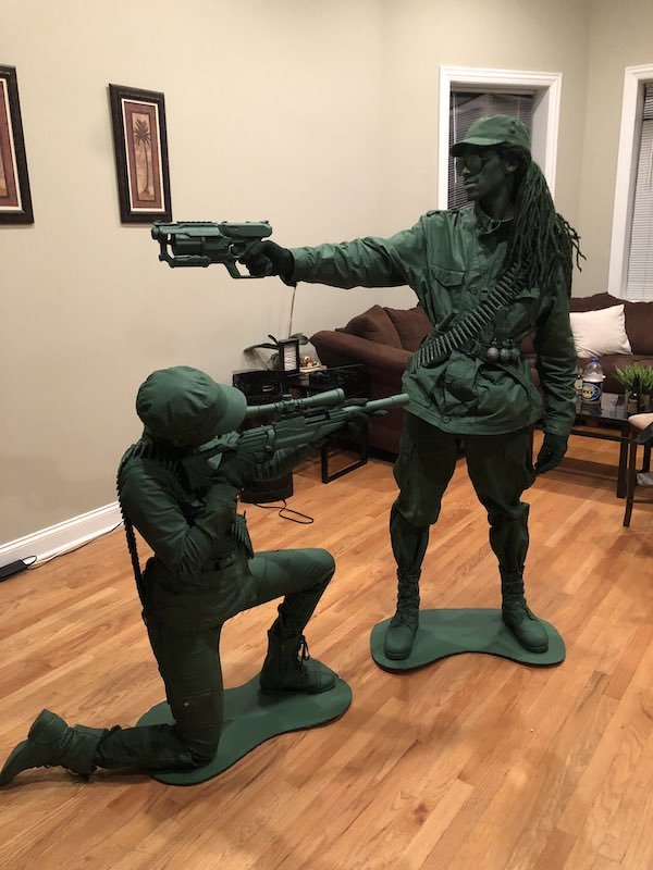 Couple Halloween Costumes (32 pics)