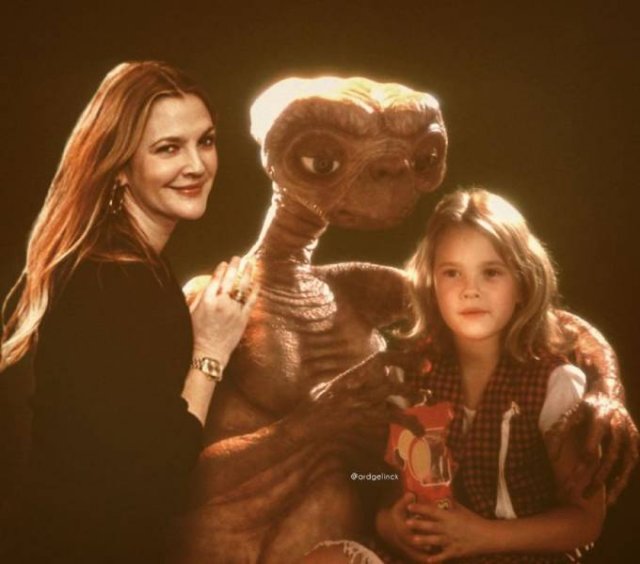 Actors And Actresses With Their Famous Characters (28 pics)