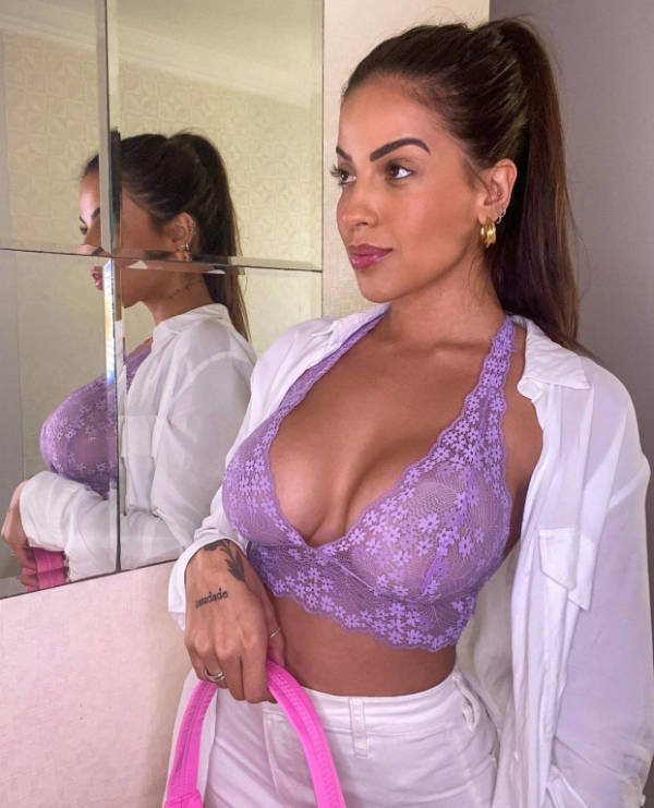 Hot Brazilian Girls (41 pics)