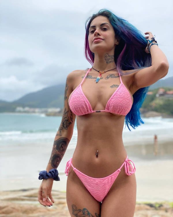 Hot Brazilian Girls (41 pics)