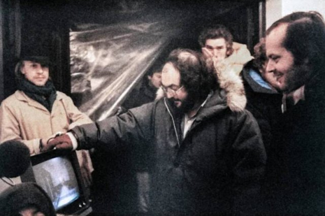 Behind The Scenes Of Popular Horror Movies (31 pics)