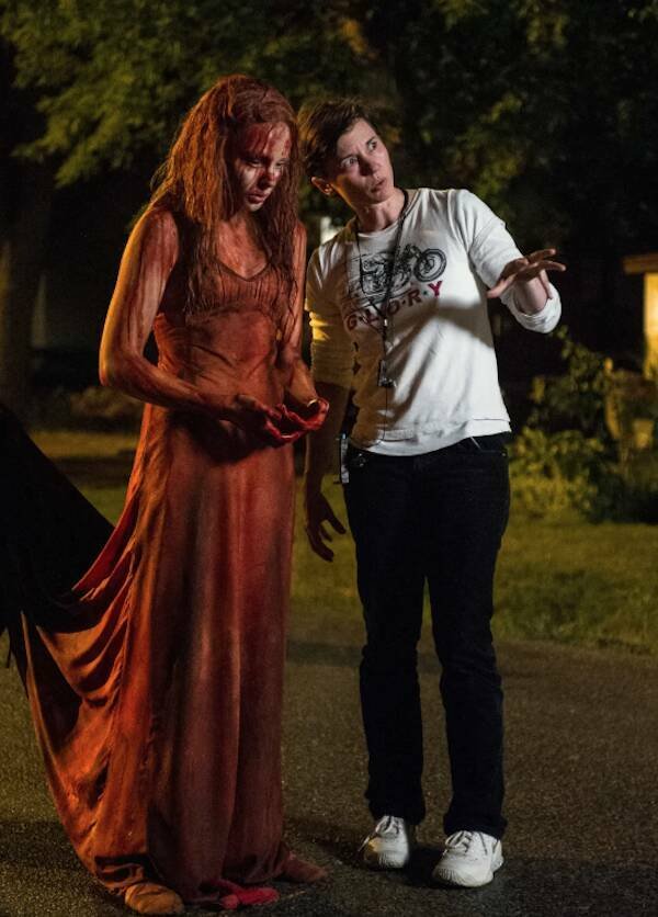 Behind The Scenes Of Popular Horror Movies (31 pics)