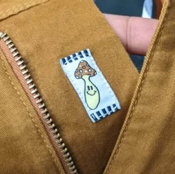 Clothes With Interesting Features (17 pics)