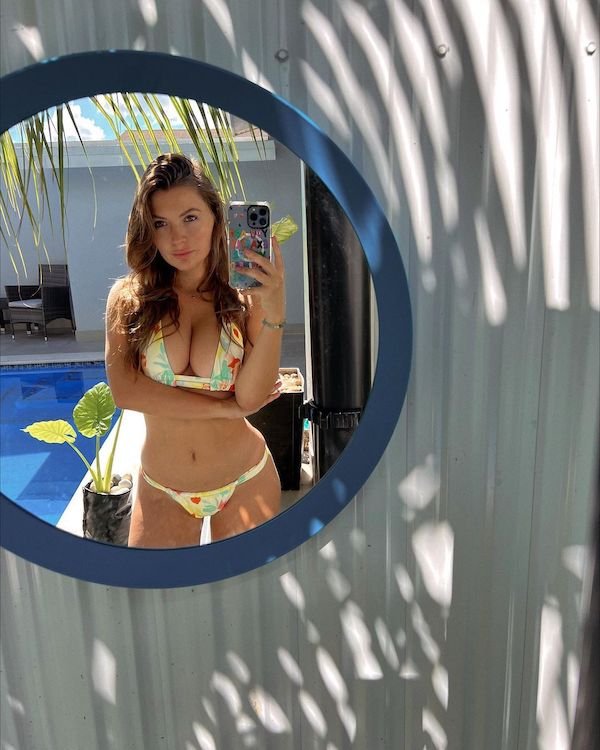 Selfie Girls (36 pics)