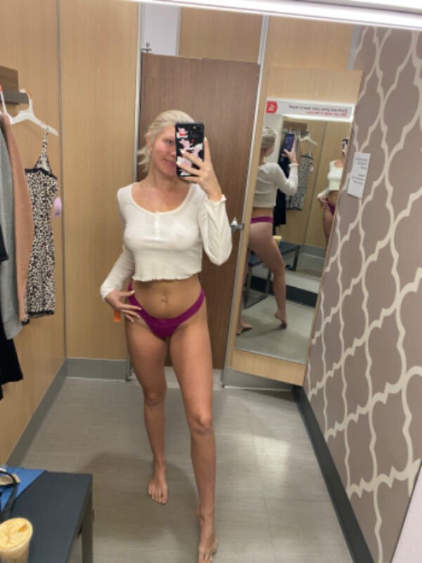Selfie Girls (36 pics)