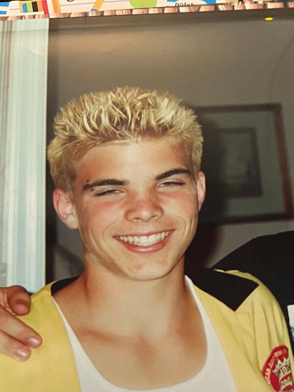 People Show Their Photos From The Past (20 pics)