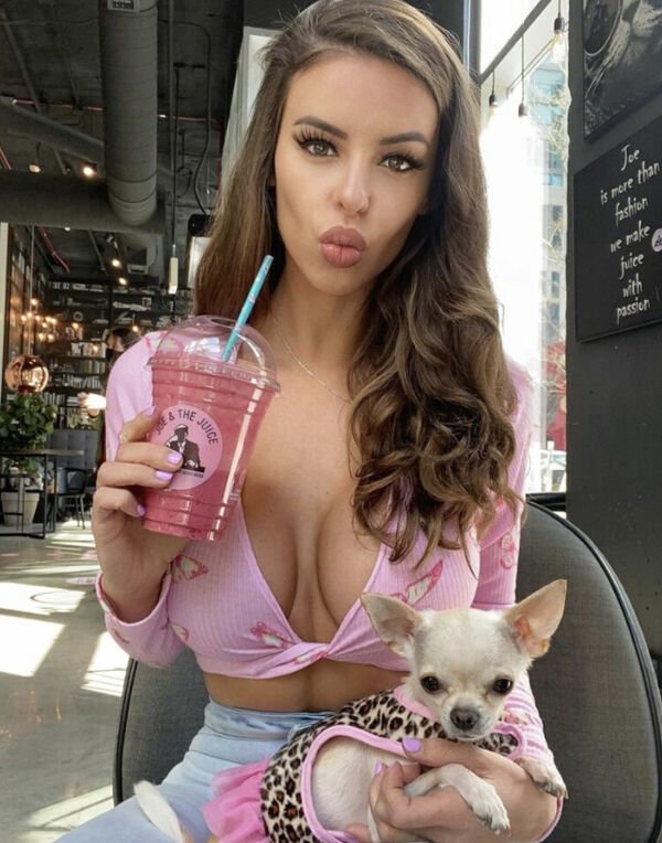 Girls With Puppies (37 pics)