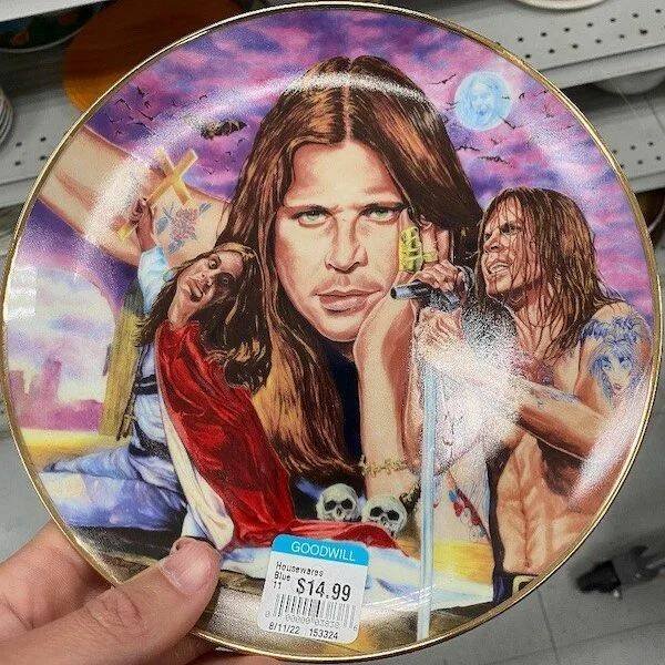 Odd Finds In Thrift Shops (39 pics)
