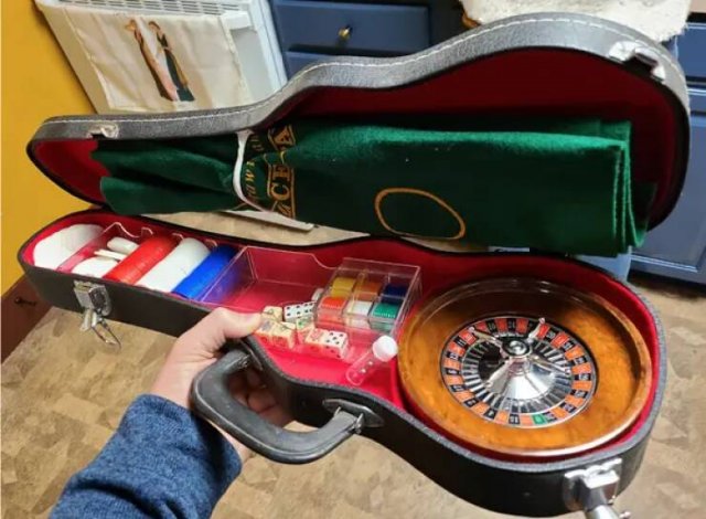 Cool Finds In The Garbage (15 pics)