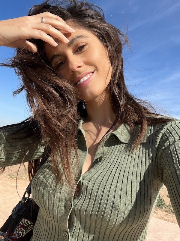 Braless Girls (39 pics)