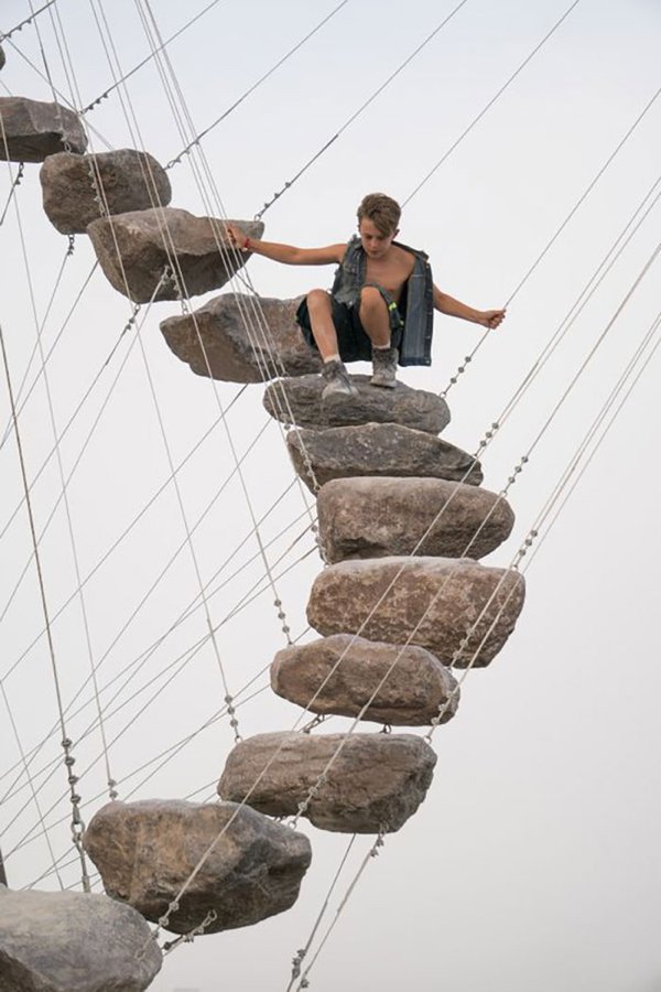 Scary Stairs (30 pics)