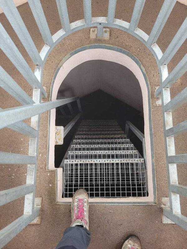 Scary Stairs (30 pics)