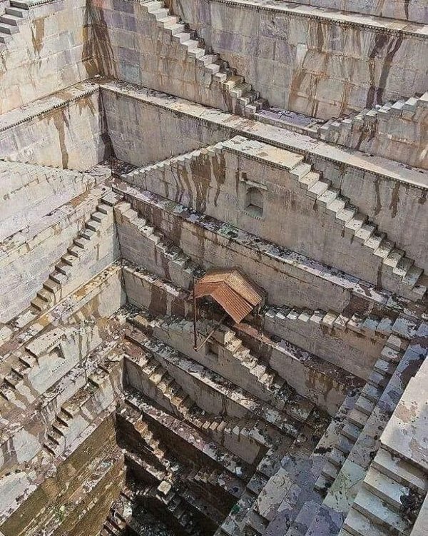 Scary Stairs (30 pics)