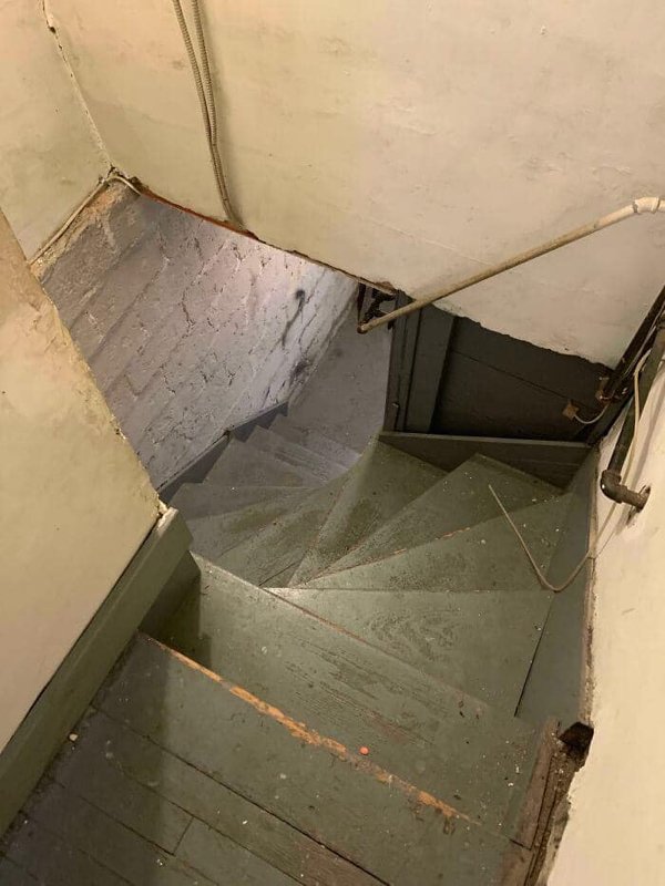 Scary Stairs (30 pics)