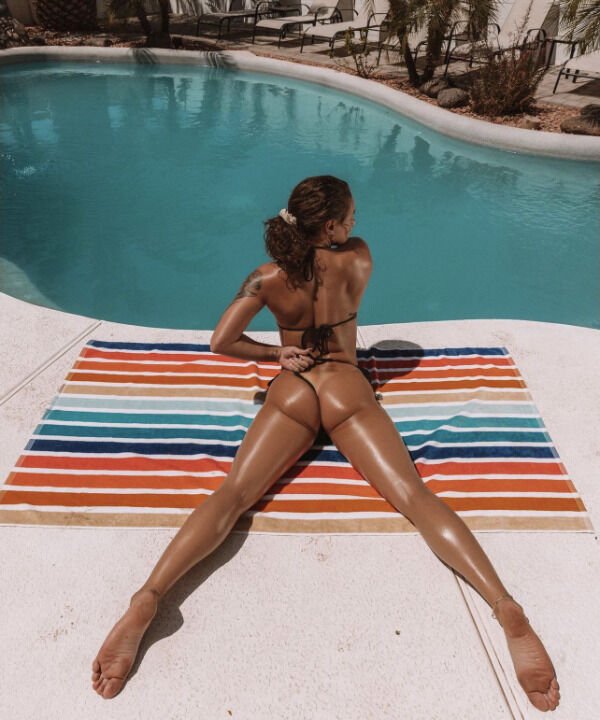 Girls With Tan Lines (30 pics)