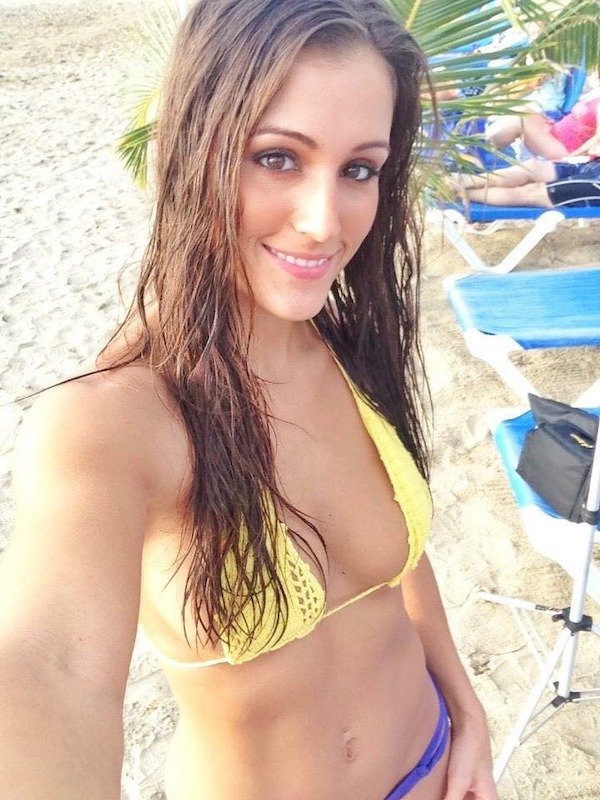 Bikini Girls (70 pics)