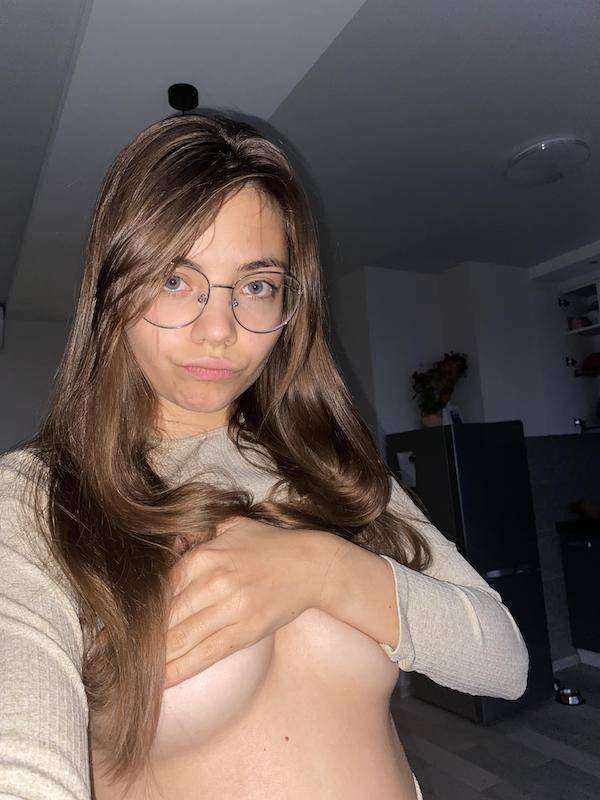 Girls In Glasses (45 pics)