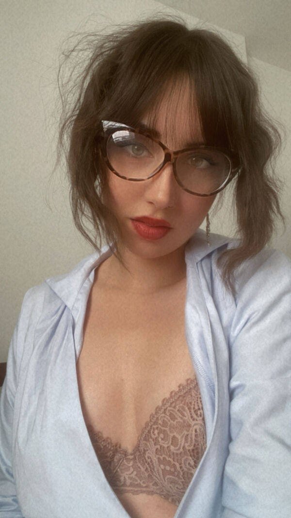 Hot Brunettes (36 pics)