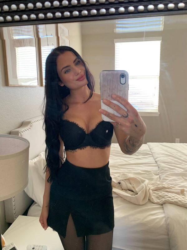 Hot Brunettes (36 pics)