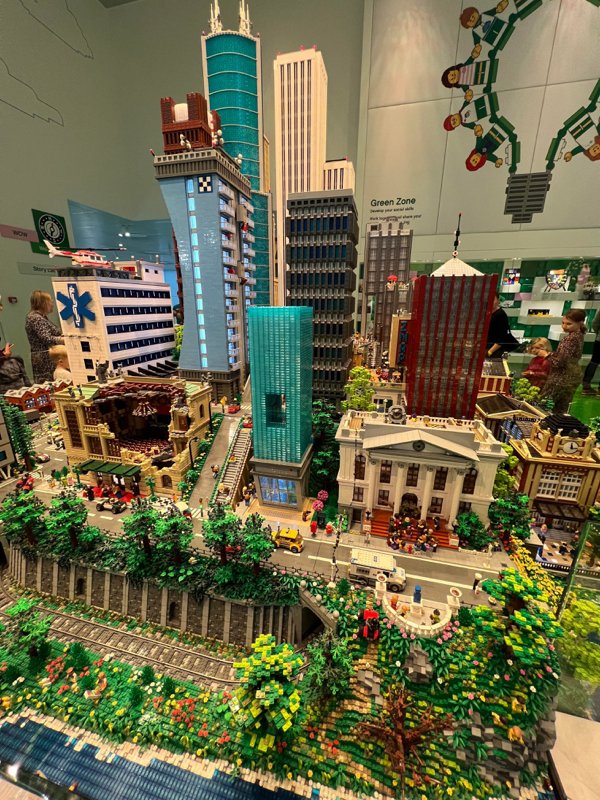 LEGO Is Not That Boring After All (27 pics)