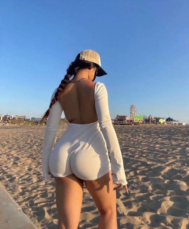 Rear View (42 pics)