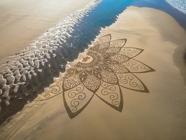 Amazing Drawings On The Beach (31 pics)