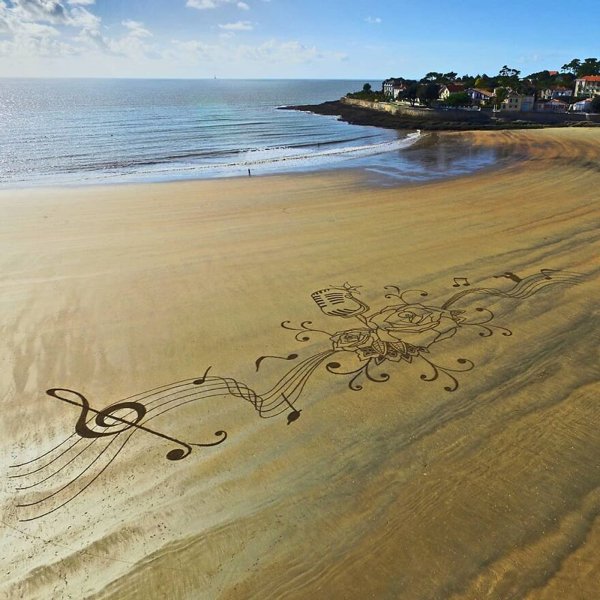 Amazing Drawings On The Beach (31 pics)