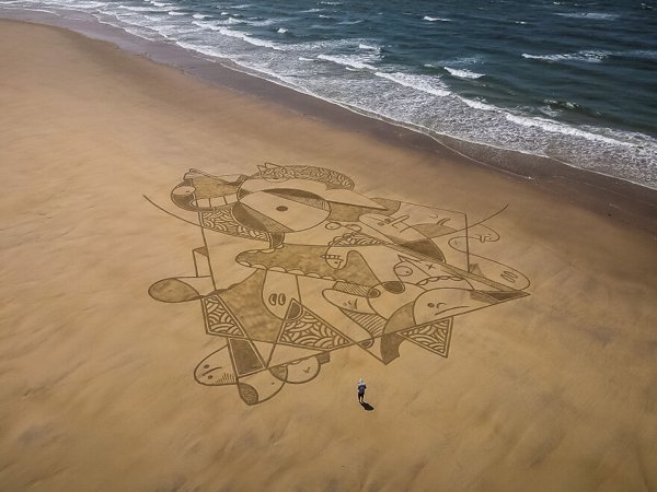 Amazing Drawings On The Beach (31 pics)