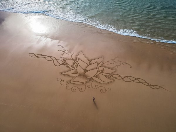 Amazing Drawings On The Beach (31 pics)