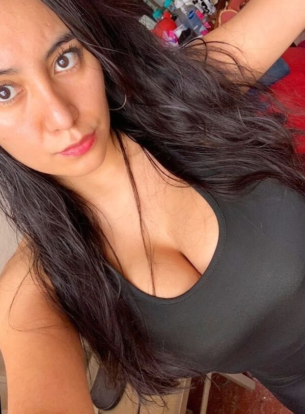 Hot Girls (23 pics)