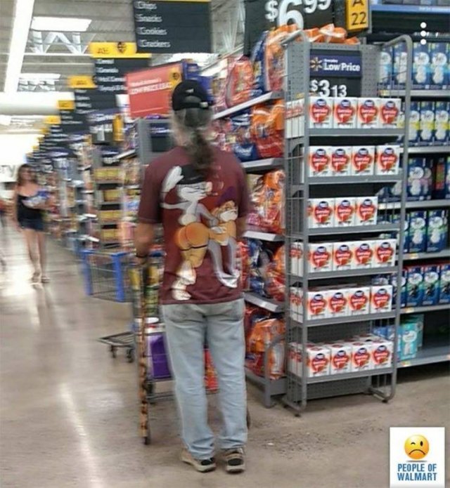 Strange ''Walmart'' Visitors (34 pics)
