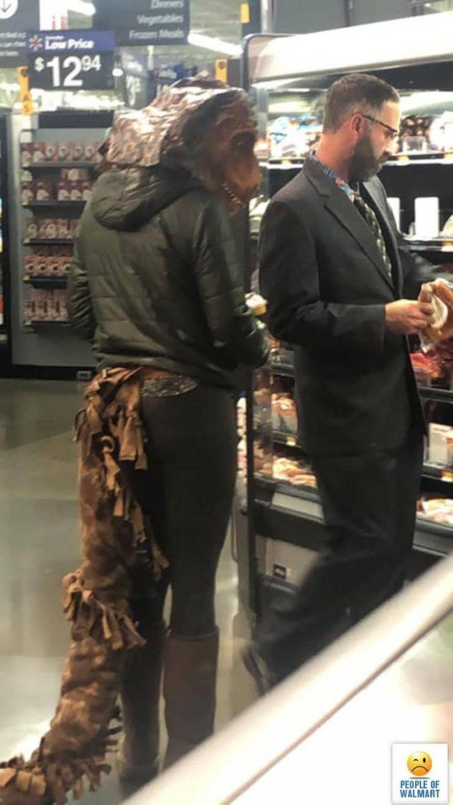 Strange ''Walmart'' Visitors (34 pics)