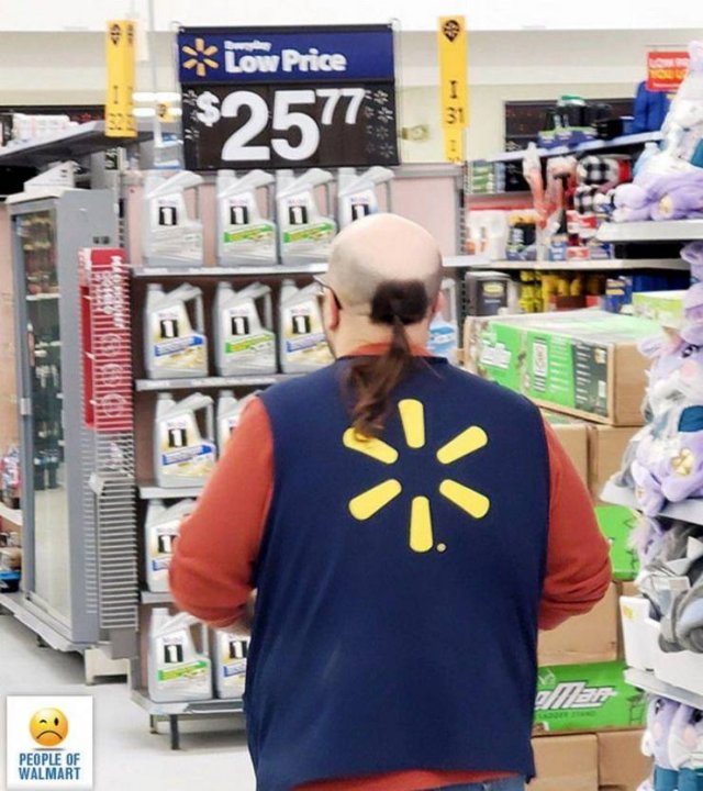 Strange ''Walmart'' Visitors (34 pics)